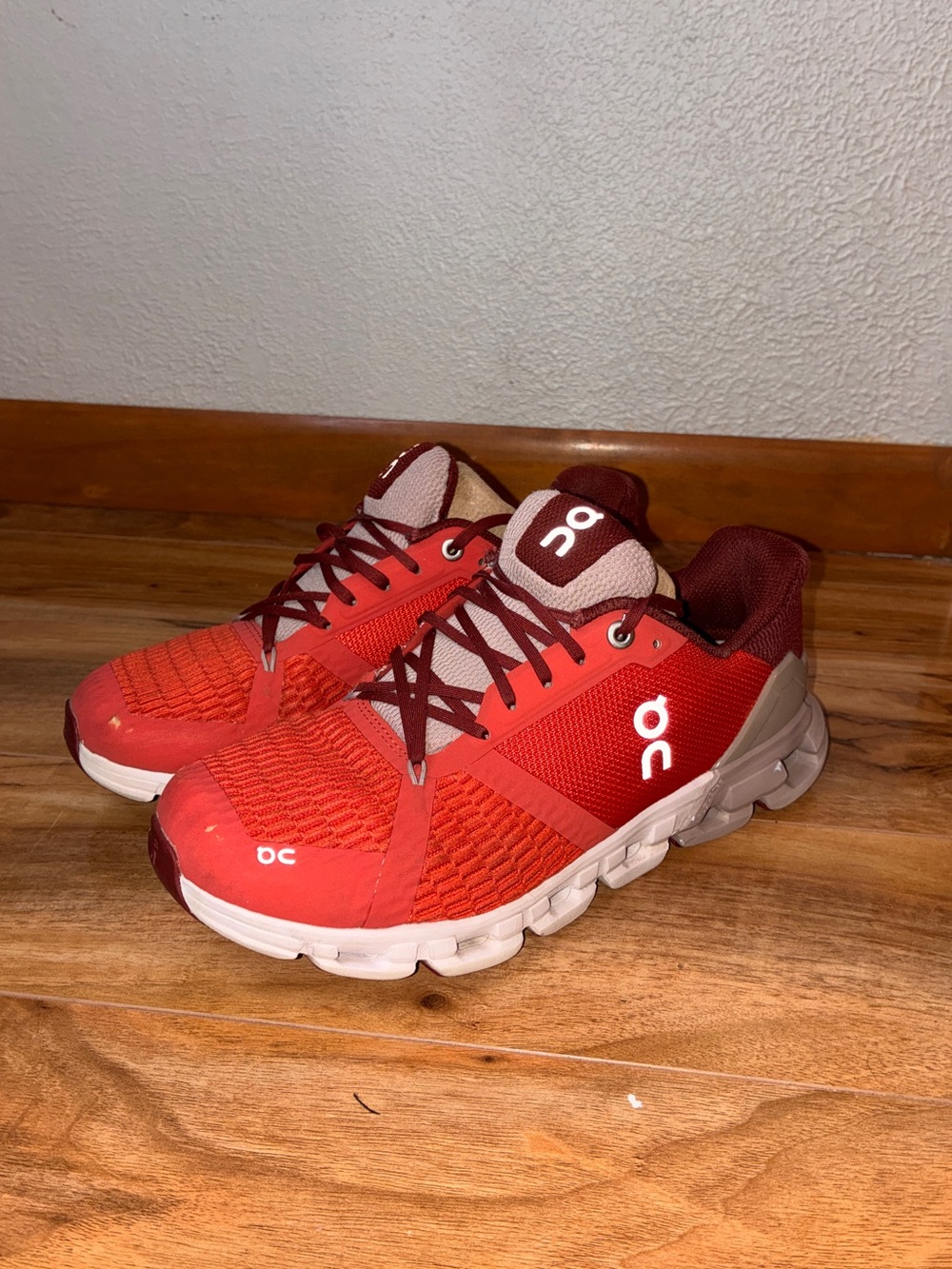 On Cloud Women’s Cloudflyer Athletic Running Shoe Sneakers, red- size 7.5